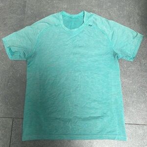 Lululemon men’s swiftly tech shirt